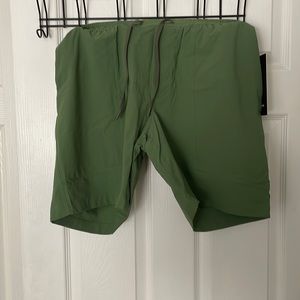 XL Lululemon bowline short 8” never worn